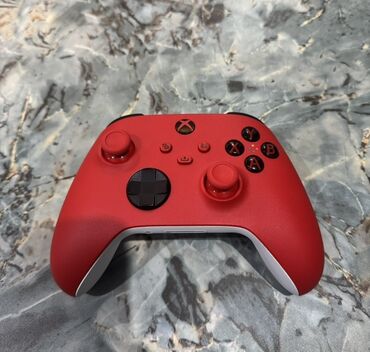 неубиваемый телефон: Беспроводной геймпад Xbox (нового поколения), цвет Shock Red. Имеется