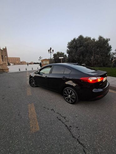 kia ölüxana babək: Kia forte 2015 ci il