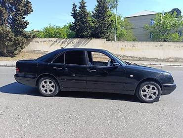 w210 sukanı: Mercedes-Benz E-Class (W210) sedan - Kuzov: qara rəng, 4 qapı — 2