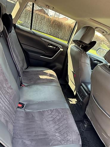 d 4d: Toyota RAV4: 2019 г. — 3