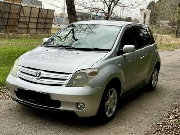 Toyota: Toyota ist: 2002 г., 1.3 л, Автомат, Бензин