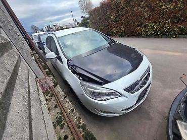 auto fo: OPEL ASTRA J 2010. GOD. - KOMPLETAN AUTO U DELOVIMA | Opel Astra J — 3