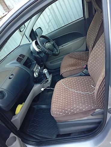 двухместная машина: Toyota Passo: 2005 г., Хэтчбэк — 4