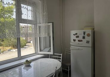 дом в районе кызыл аскер: 1 бөлмө, 32 кв. м, 105-серия, 2 кабат, Евроремонт