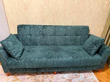Qiymeti 300 azn .Divan yenidir ( Baha alınıb, rəngi uyğun gəlmədiyi