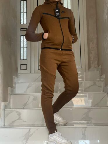 Trenerke: S-Xl. L — 2