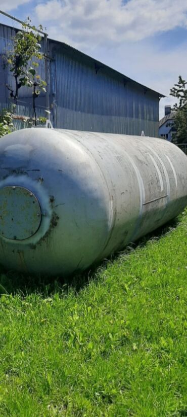 Baklar və çənlər: Bak, Metal, 10000 l l, Yeni