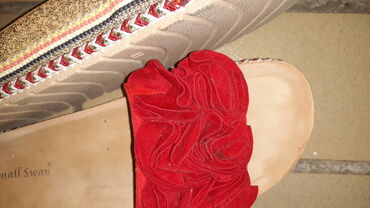sandale bele: Crvene nove papuce broj 41