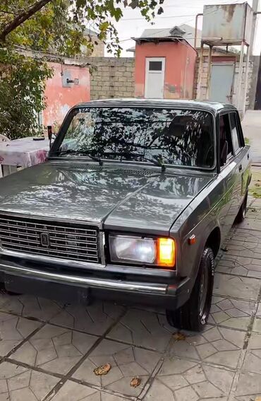 диски на авто ваз 2110 родные: VAZ 2107 sedan – klassik dizayn, boz rəngli kuzov, xrom ön barmaqlıq