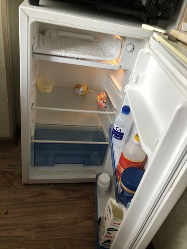 Холодильники: Холодильник Б/у, Минихолодильник, 10000 * 1000 *