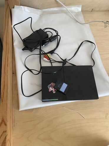 стрептокарпус фифа в Кыргызстан | PS4 (SONY PLAYSTATION 4): Сони плейстейшен 2 комплекте 1джойстик провод кабель игры ufc fifa14