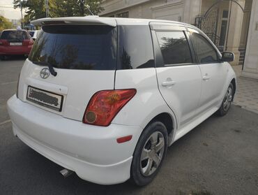 таета 35: Toyota ist: 2004 г., 1.5 л, Автомат, Бензин, Хетчбек