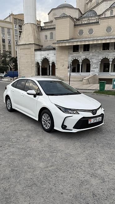Toyota: Toyota Corolla: 2022 г., 1.8 л, Автомат, Гибрид, Седан — 4