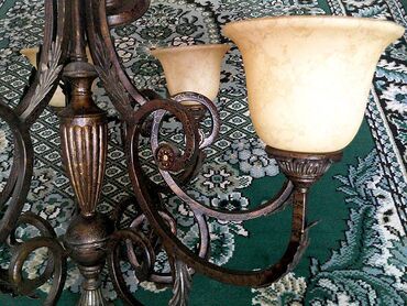 Люстры: Продаю большую красивую люстру. 6ти рожковая, б\у в отличном — 8