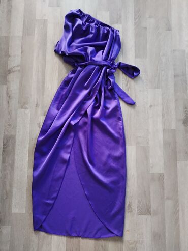 ljubičasta svečana haljina: M (EU 38), bоја - Ljubičasta, Top (bez rukava)