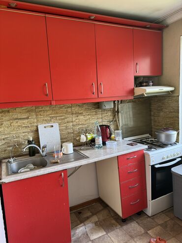 купить мойку с тумбой для кухни б у: Ашкана гарнитуру, Колдонулган, түсү - Кызыл, Өзү алып кетүү