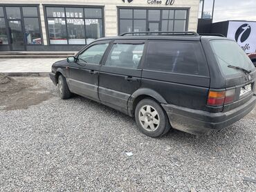 Volkswagen Passat: 1992 г., 2 л, Механика, Бензин, Универсал
