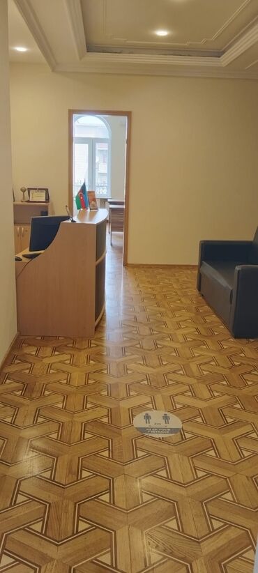 Ofislər: Elmler metrosunun yaxinliginda binanin 3 cu mertebesinde her bir — 11