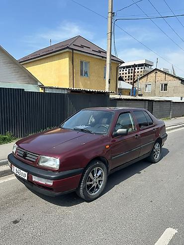camry 1997: Volkswagen Vento: 1997 г., Седан — 1