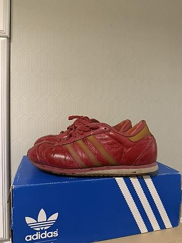красотка адидас: Кроссовки Adidas, классическая винтажная модель в красном цвете с — 1