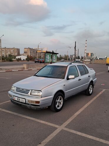 инструменты для часов: Volkswagen Vento: 1995 г., 2 л, Механика, Бензин, Седан