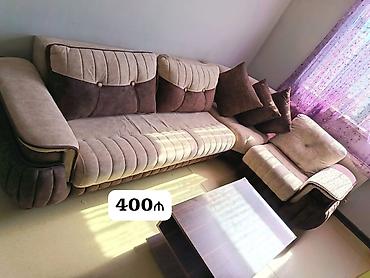 Divan satılır 400₼. Açılır bazası var. (Əlavə olaraq jurnalni