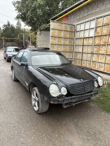 обмен машинами: Mercedes-Benz E-Class: 1999 г., 2 л, Механика, Бензин, Седан