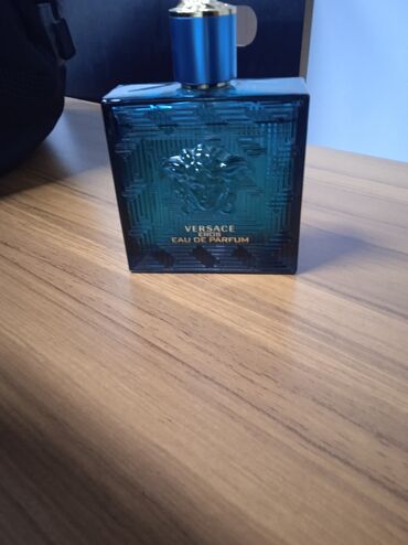 профессиональная краска для волос: Versace Eros Eau de Parfum — мужская парфюмерная вода. - Флакон
