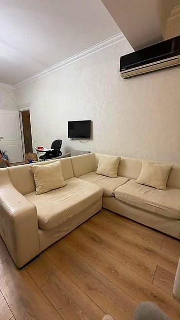 qara divan: - Forma: L tipli, künc yerləşim üçün - Material: yumşaq parça oturacaq — 1