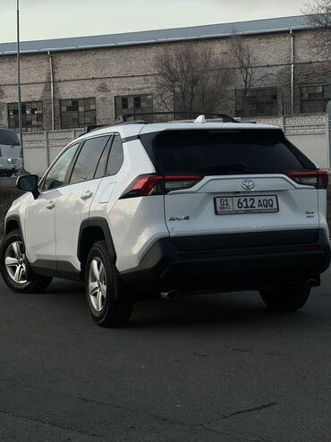 Toyota: Toyota RAV4: 2021 г., 2.5 л, Автомат, Бензин, Кроссовер — 5