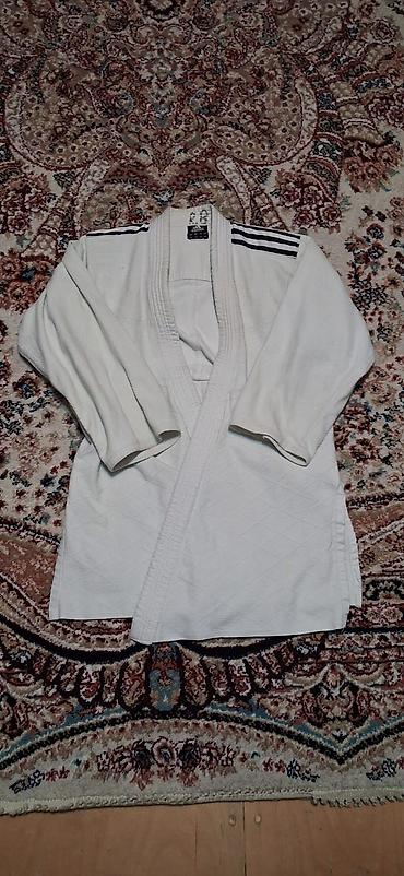 Kişi geyimləri: Judo gi dəsti – gödəkcə, şalvar və kəmər - Rəng: ağ gi, qara kəmər - — 2