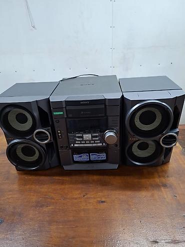 denon d7: Музыкальный центр Sony (мини-система) с раздельными акустическими — 1