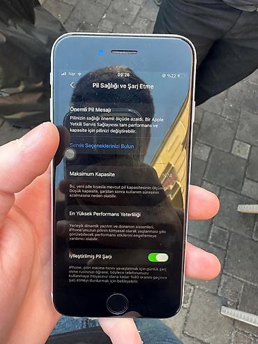 Apple iPhone: IPhone SE 2020, 64 GB, Ağ, Simsiz şarj — 8