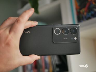 корейские телефоны: Vivo V29, Б/у, 256 ГБ, цвет - Черный, 2 SIM, eSIM