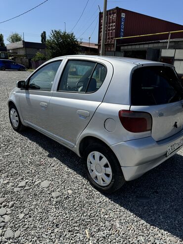 срочно продать машину: Toyota Vitz: 2000 г., 1 л, Автоматические, Бензин, Хэтчбэк