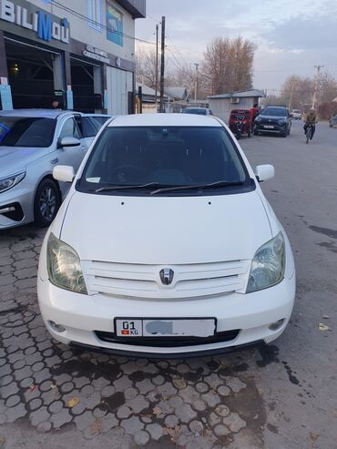 продать на разборку машину: Toyota ist: 2003 г., 1.5 л, Автомат, Бензин