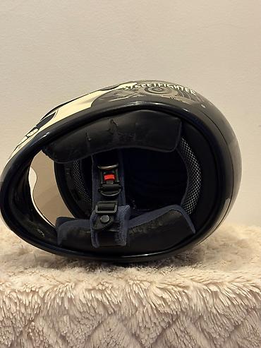 legend ruma: ​Na prodaju atraktivna full-face kaciga brenda Streetfighter sa — 2