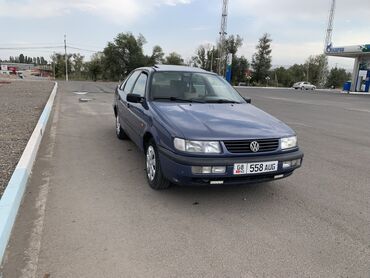 машина кейж: Volkswagen Passat: 1994 г., Механика, Бензин, Седан