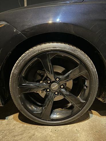 41 5: Колёса в сборе: литые диски с шинами Bridgestone Перед 225/40/R19 Зад — 1