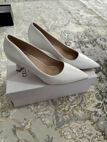 Туфли: Женские туфли, размер 37 (RU). Несколько моделей: 1) Пудровые лодочки — 8