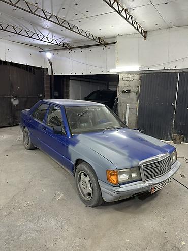 ленкрузер 80: Mercedes-Benz 190: 1989 г., 2 л, Механика, Бензин, Седан — 4