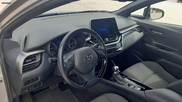 Toyota: Toyota C-HR: 1.8 l. | 2019 έ. SUV/4x4 — 10