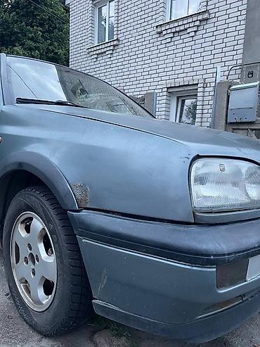 неделю: Volkswagen Golf: 1996 г. — 3