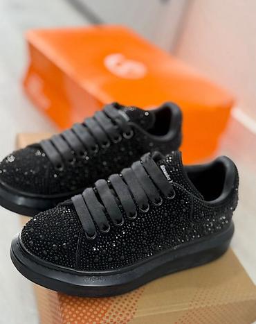 Айымдардын бут кийими: Кроссовкалар, 37, Alexander McQueen, Жаңы, түсү - Кара — 1