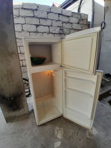 Separatorlar: İşlənmiş 2 qapılı Beko Soyuducu Satılır, rəng - Ağ