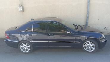gen: Mercedes-Benz 240: 2.4 l | 2000 il Sedan — 5