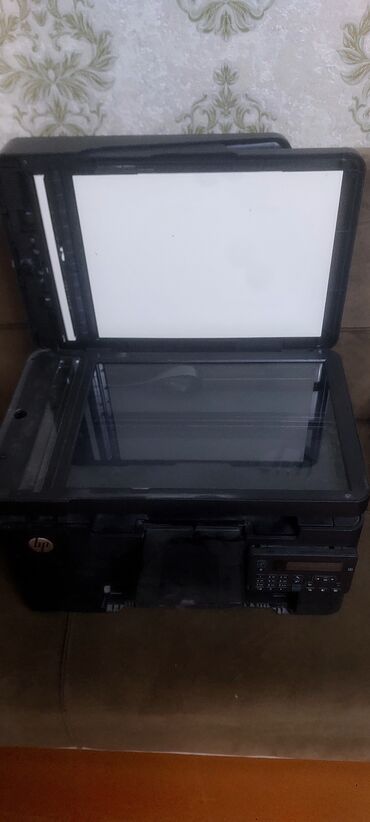 Modemlər və şəbəkə avadanlıqları: HP brendindən olan bu qara rəngli çoxfunksiyalı printer sənədlərin
