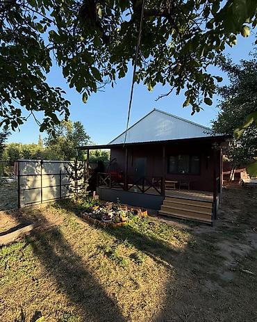 Продажа дачи: 🏡 Продается уютная дача с собственным выходом к реке! 📍 Дачный — 2