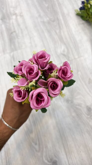 Süni güllər: Suni gullerin topdan perakenden satisi
5 azn baslayan qiymetler — 20