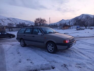 Volkswagen: Volkswagen Passat: 1989 г., 1.6 л, Механика, Бензин, Универсал